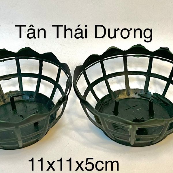 Giỏ nhựa cắm hoa trang trí để bàn tiệc , bàn cô dâu