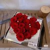 Hộp Giấy Đựng Hoa In Chữ Love - Hình Trái Tim .  Có Quai Xách