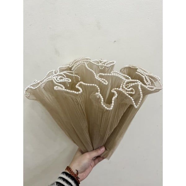 Giấy gói hoa - VOAN LƯỚI - VOAN SÓNG , VIỀN NGỌC TRAI  gói hoa -  28cm*2m
