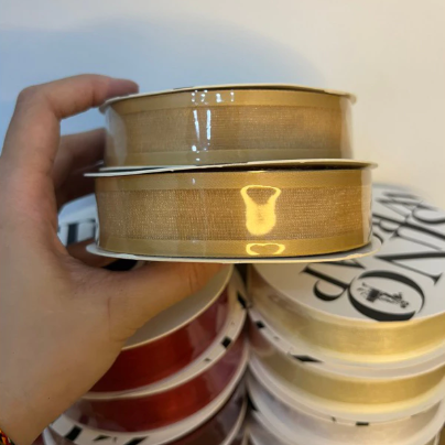 RUY BĂNG VOAN , LOẠI CÓ  VIỀN . CỦA HÀN QUỐC .BẢN 2.5CM * 18M.