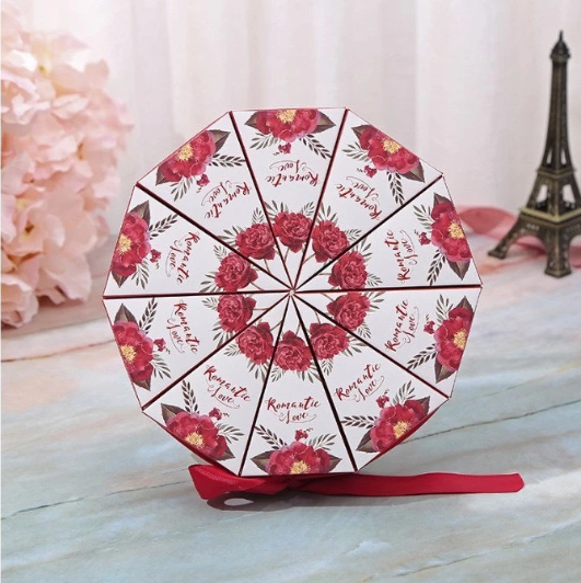 Vỏ hộp tam giác xếp tròn - Vỏ hộp bánh cưới sang trọng