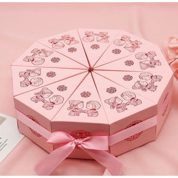 Vỏ hộp tam giác hồng ánh nhũ xếp tròn - Vỏ hộp bánh cưới sang trọng