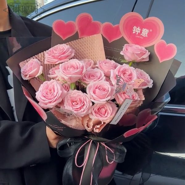 (Tập 10 tờ) Giấy gói hoa hình trái tim . mẫu mới . khổ 35cm*50cm
