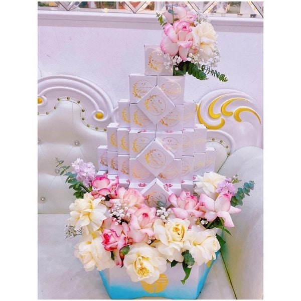 Hộp đựng bánh cốm, Vỏ Hộp bánh phu thê - in chữ Wedding - Mặt trước in nhũ cực đẹp