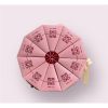 Vỏ hộp tam giác hồng ánh nhũ xếp tròn - Vỏ hộp bánh cưới sang trọng