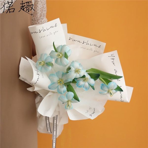 Giấy gói hoa in chữ Love Studio khổ nhỏ 30x45cm