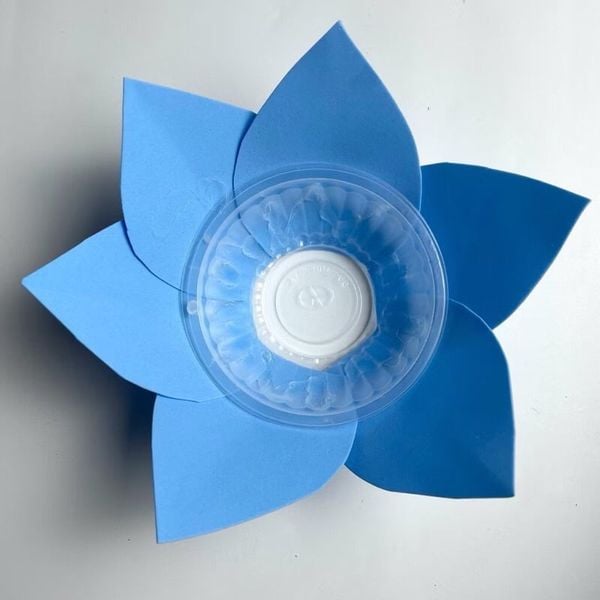 Combo 50 chiếc Đèn hoa đăng 6 cánh bằng xốp, nhiều màu - Đèn nến thả nước, trang trí dịp lễ Vu Lan
