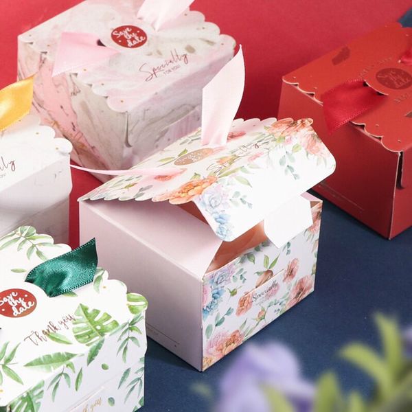 Hộp quà hình vuông - Hộp đựng quà tặng - Decor Trang trí tráp cưới hỏi (Kèm Ruy Băng)
