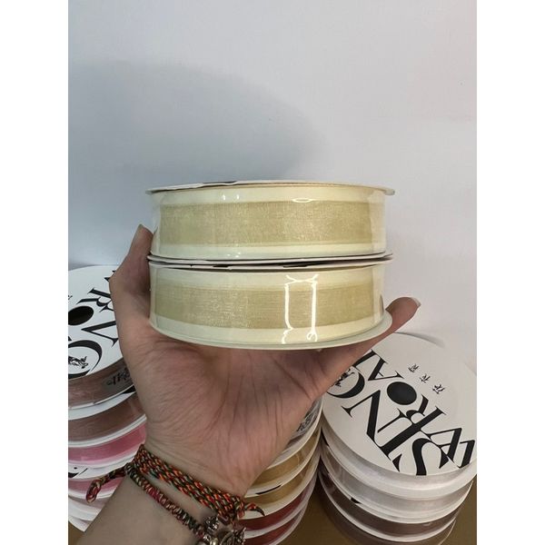 RUY BĂNG VOAN , LOẠI CÓ  VIỀN . CỦA HÀN QUỐC .BẢN 2.5CM * 18M.
