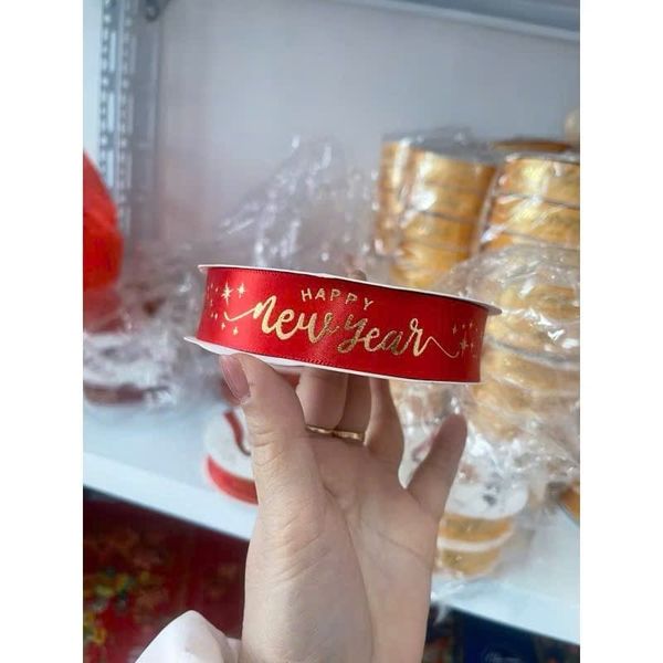 Ruy Băng Lụa In Chữ Happy New Year Bản 2,5cm- Cuộn To 45Met Loại đẹp