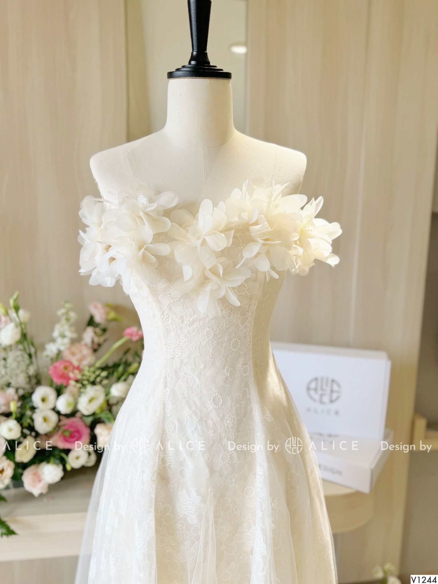  Váy Ren Tiểu Thư Trễ Vai Phối Lưới V1244 