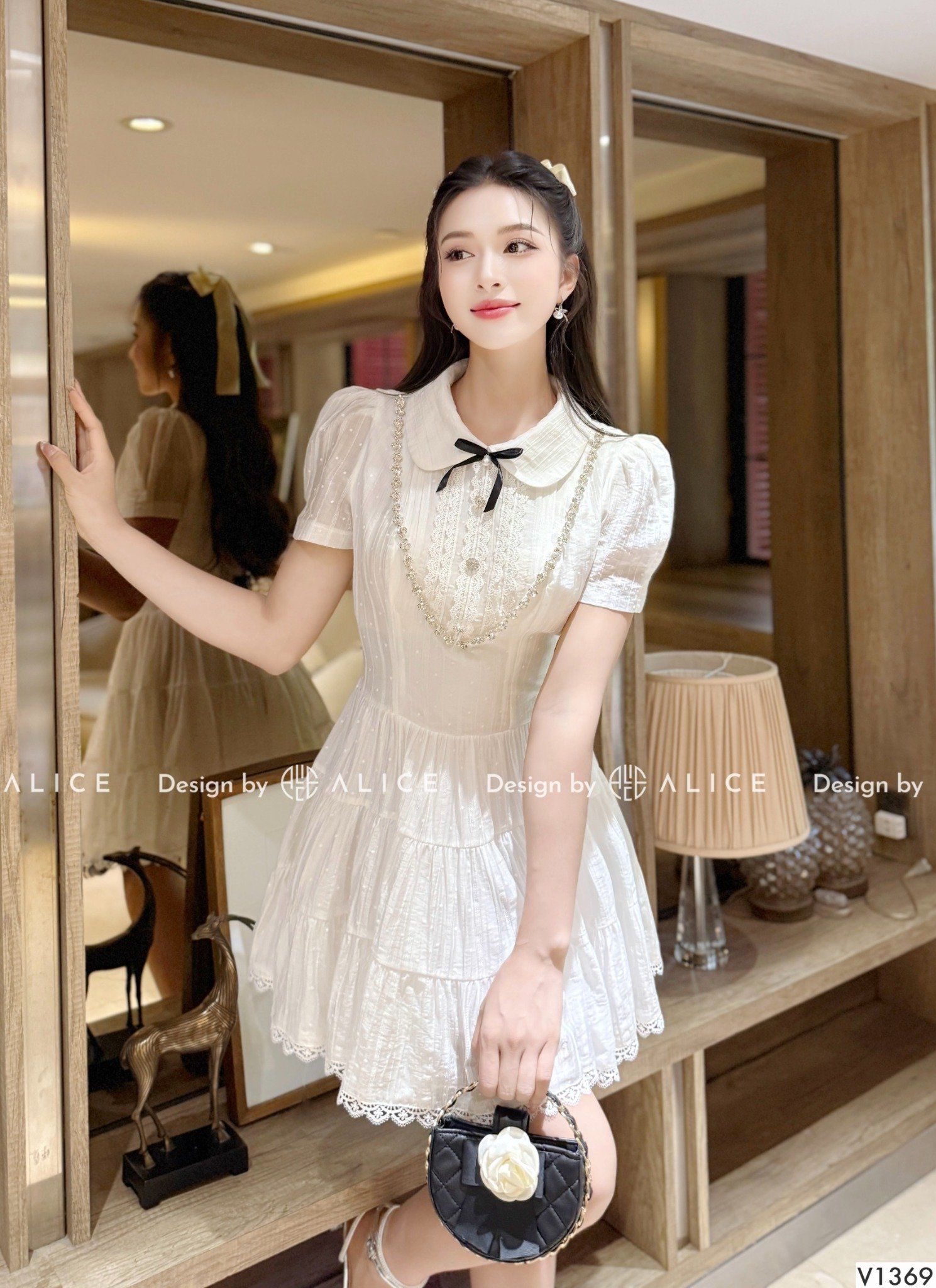  Váy Chất Tơ Bọt Chấm Bi Lót Lụa, Cổ Đính Đá, Kèm Nơ V1369 
