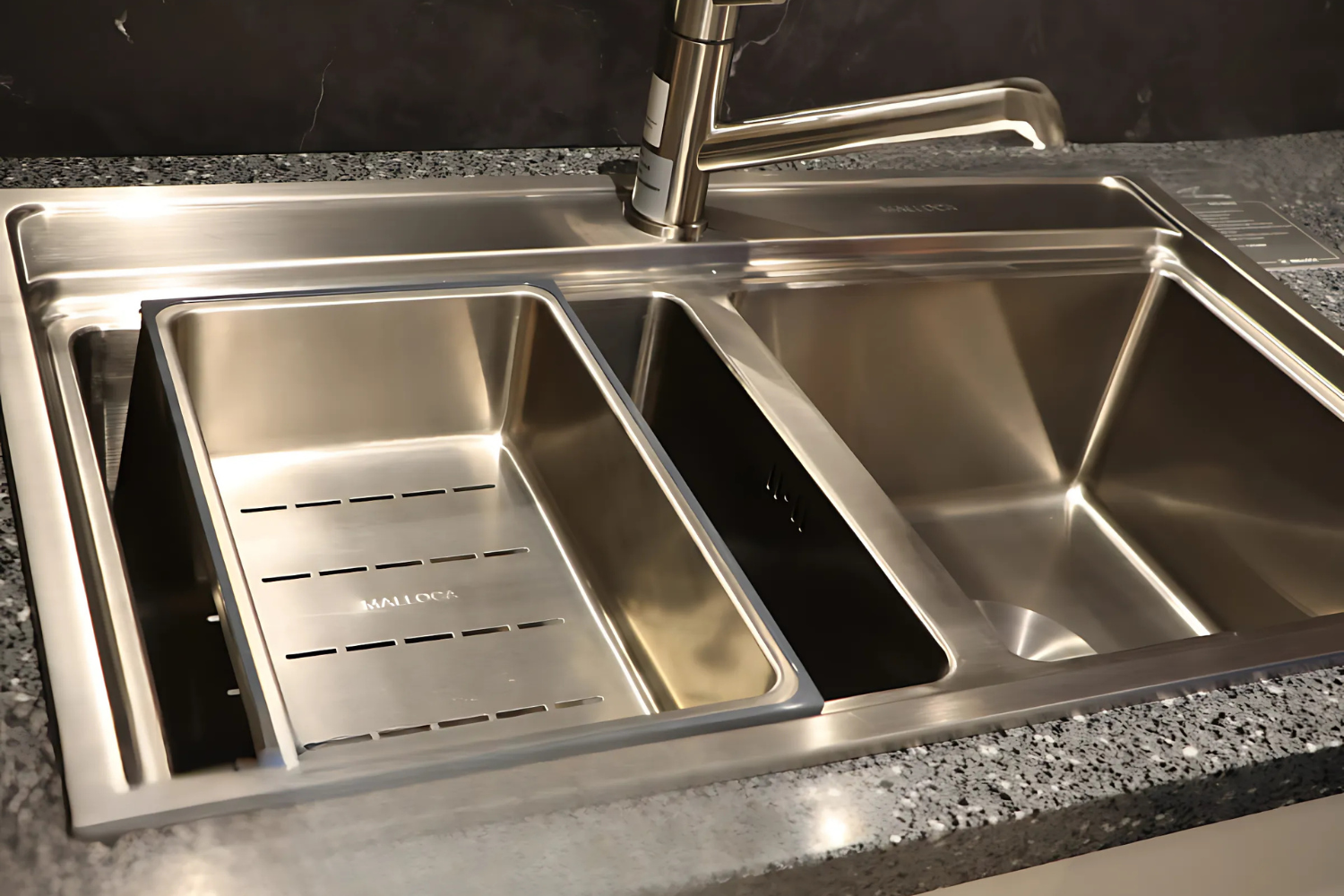 Máy Rửa Bát 2 Hố Inox 304 Malloca MS 8812