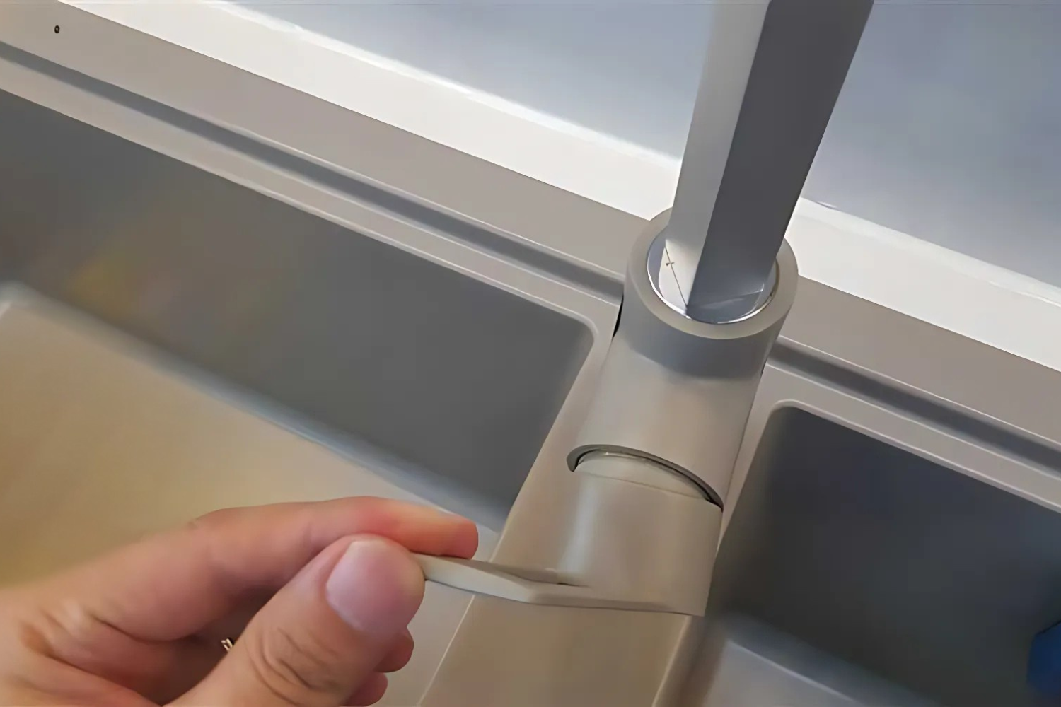 Vòi Rửa Bát Nóng Lạnh Malloca MF-043 | Đồng Thau Sơn Giả Đá, Màu Đất