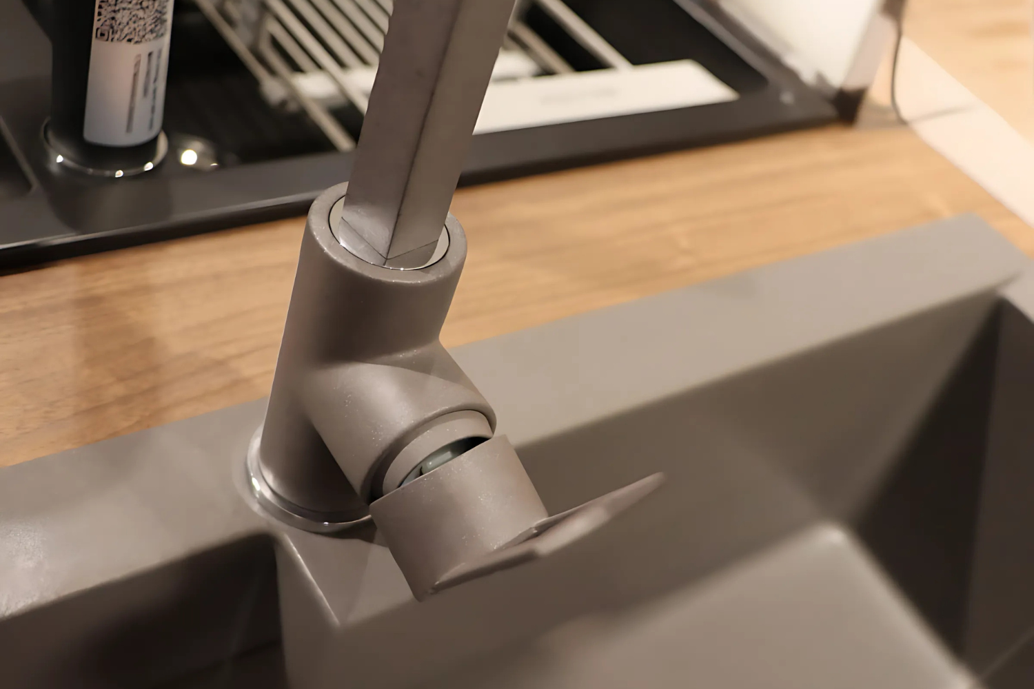 Vòi Rửa Bát Nóng Lạnh Malloca MF-073 | Đồng Thau Sơn Giả Đá, Màu Xám