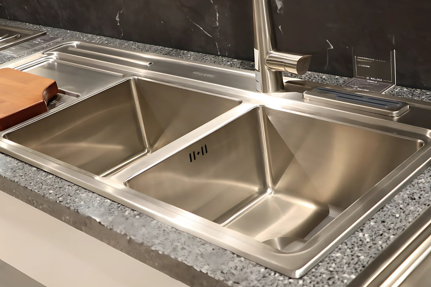 Máy Rửa Bát 2 Hố Inox 304 Malloca MS 8816 N