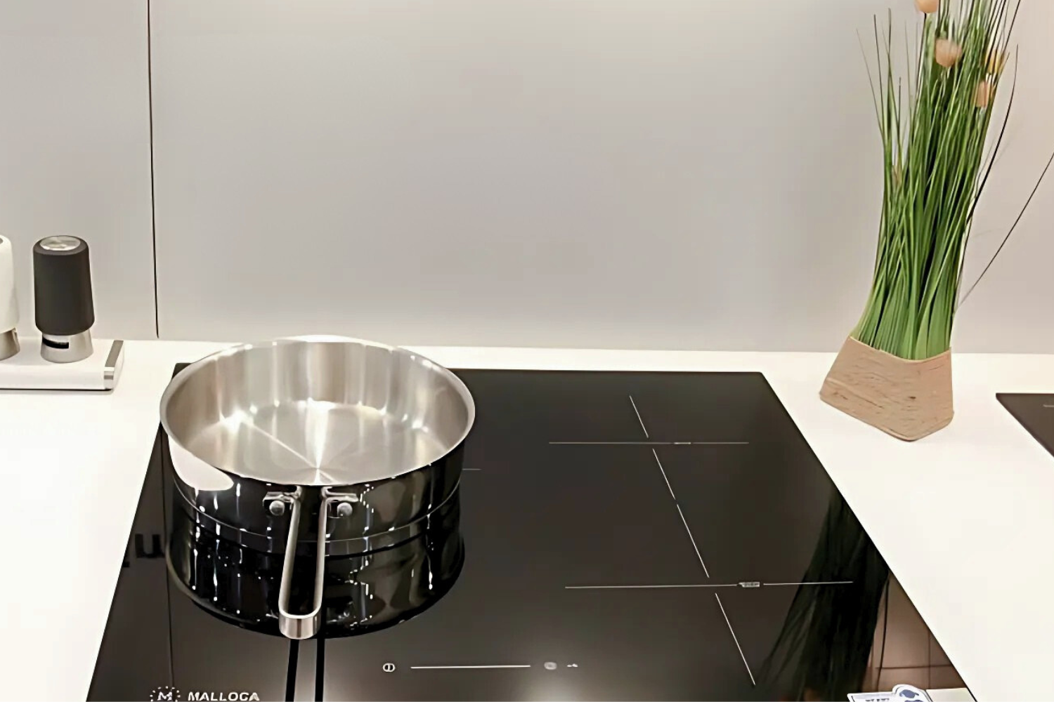 Bếp Điện Từ Malloca MIR 593