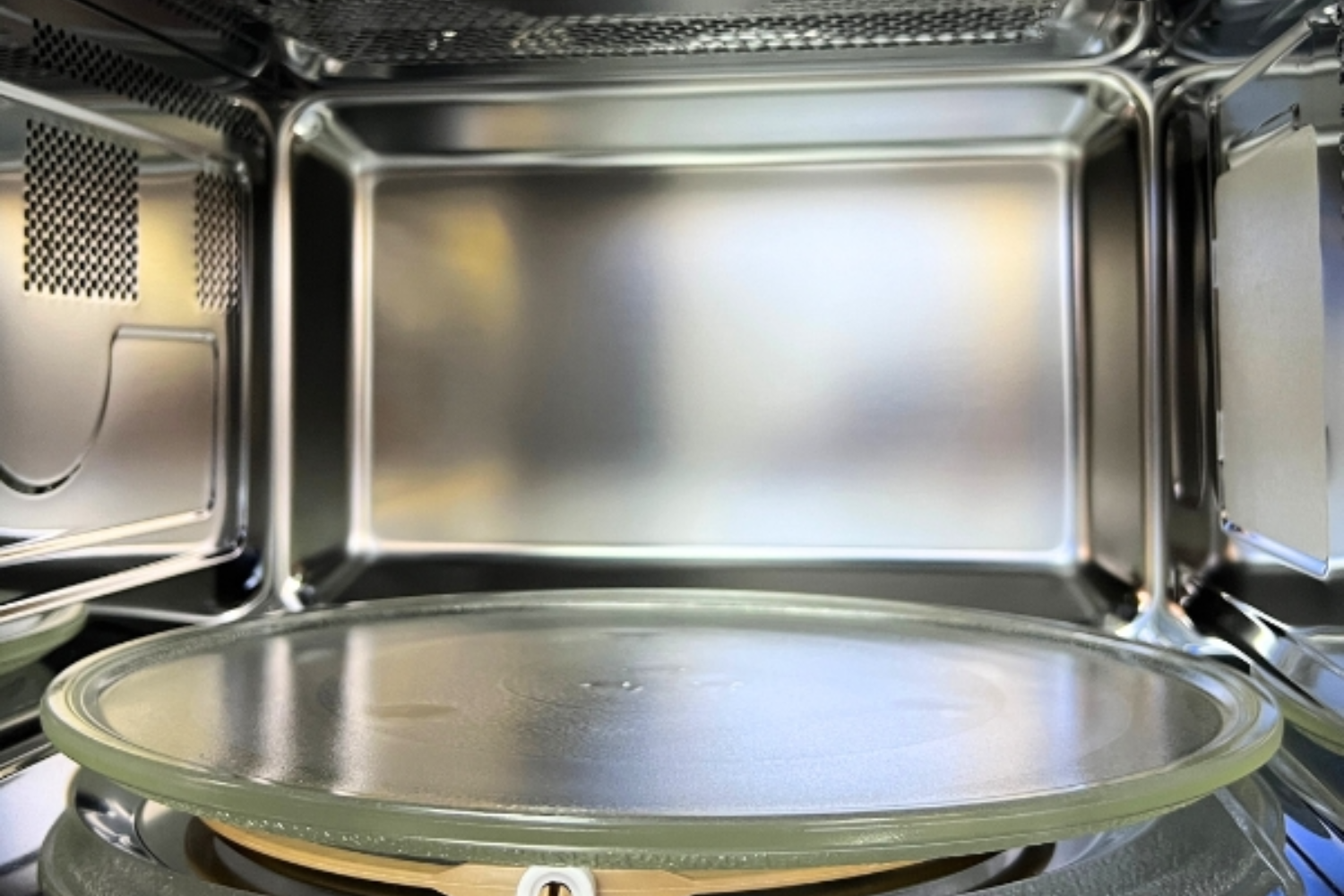 Lò Vi Sóng Có Nướng Malloca MW-927BG | Lắp Âm 27 Lít