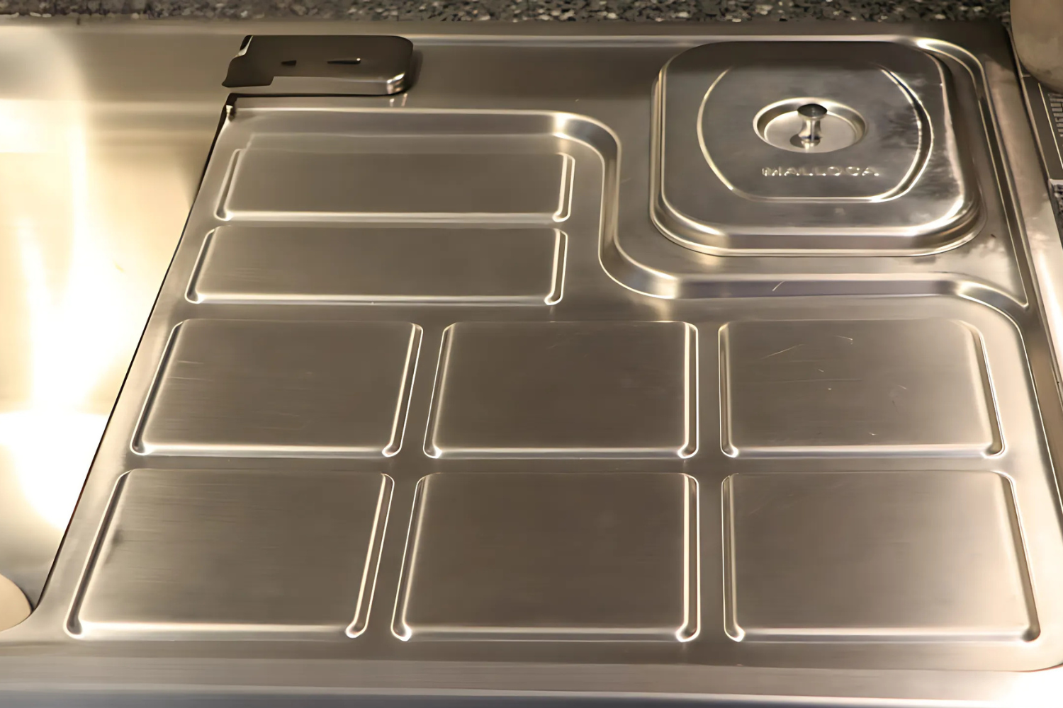 Chậu Rửa Bát 2 Hố Inox 304 Malloca MS 8817 N