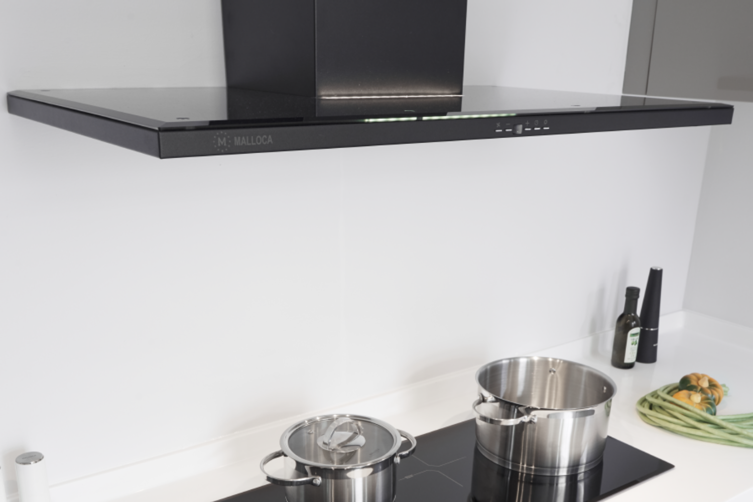 Máy hút mùi áp tường Malloca SLIM K1522