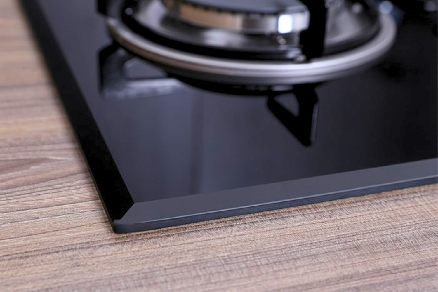 Bếp Gas Malloca GHG 733B - Bếp Âm 03 Vùng Nấu