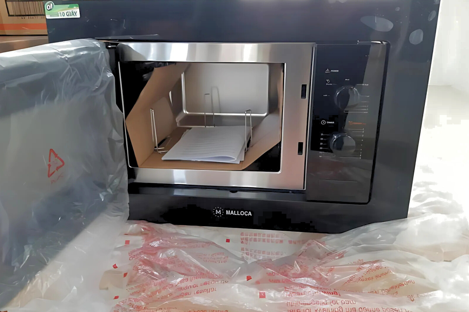Lò Vi Sóng Có Nướng Malloca MW-820B | Lắp Âm 20 Lít