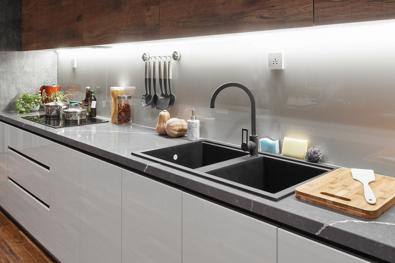 Chậu Rửa Bát 2 Hố Bằng Đá Granite Malloca NERO K-45040