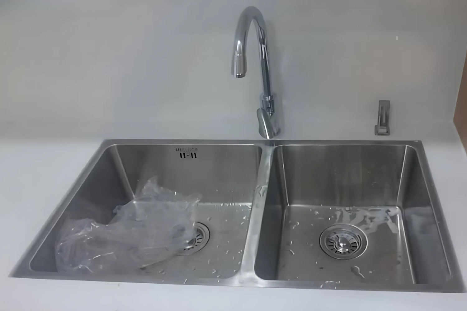 Chậu Rửa Bát 2 Hố Inox 304 Malloca MS 6081