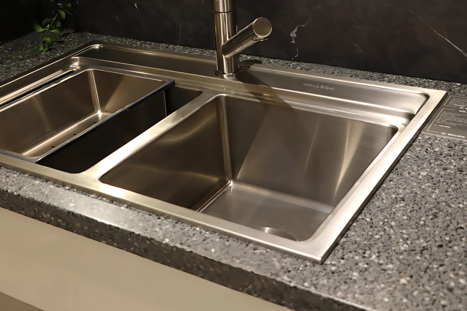 Máy Rửa Bát 2 Hố Inox 304 Malloca MS 8812