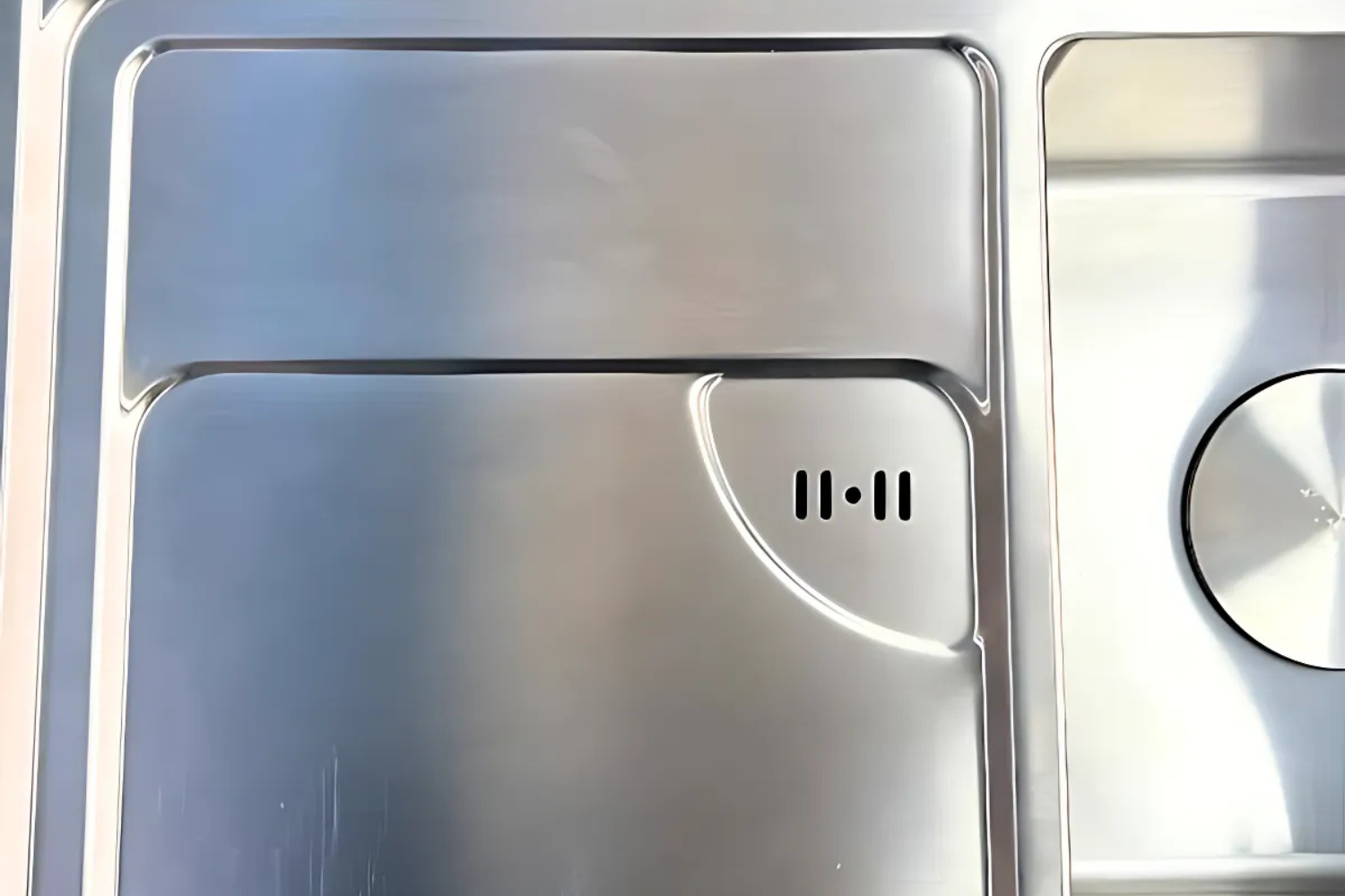 Máy Rửa Bát 2 Hố Inox 304 Malloca MS 8816 N