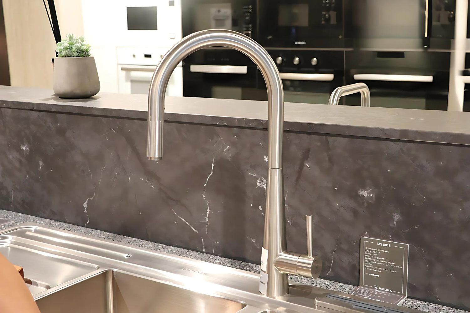 Vòi Rửa Bát Nóng Lạnh Dây Rút Malloca K095-SS | Inox 304