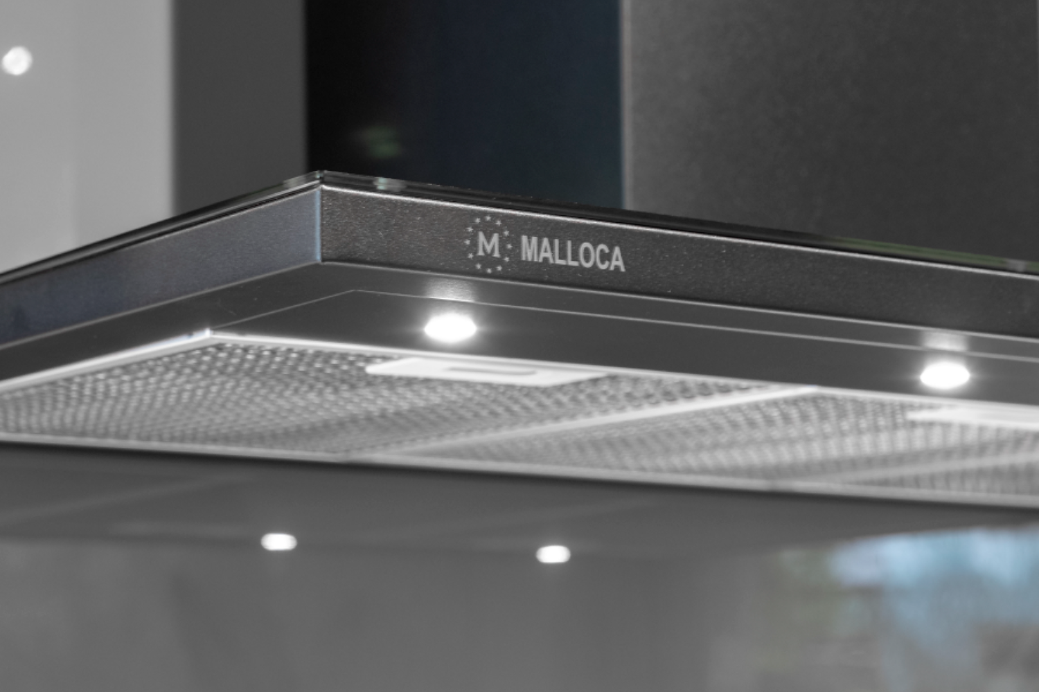 Máy hút mùi áp tường Malloca SLIM K1522