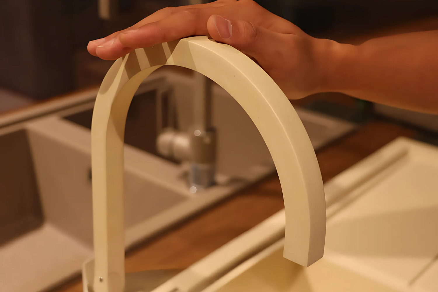 Vòi Rửa Bát Nóng Lạnh Malloca MF-062 | Đồng Thau Sơn Giả Đá, Màu Kem