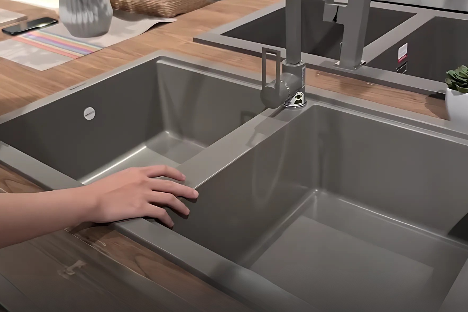 Chậu Rửa Bát 2 Hố Bằng Đá Granite Malloca TITANIUM K-45073