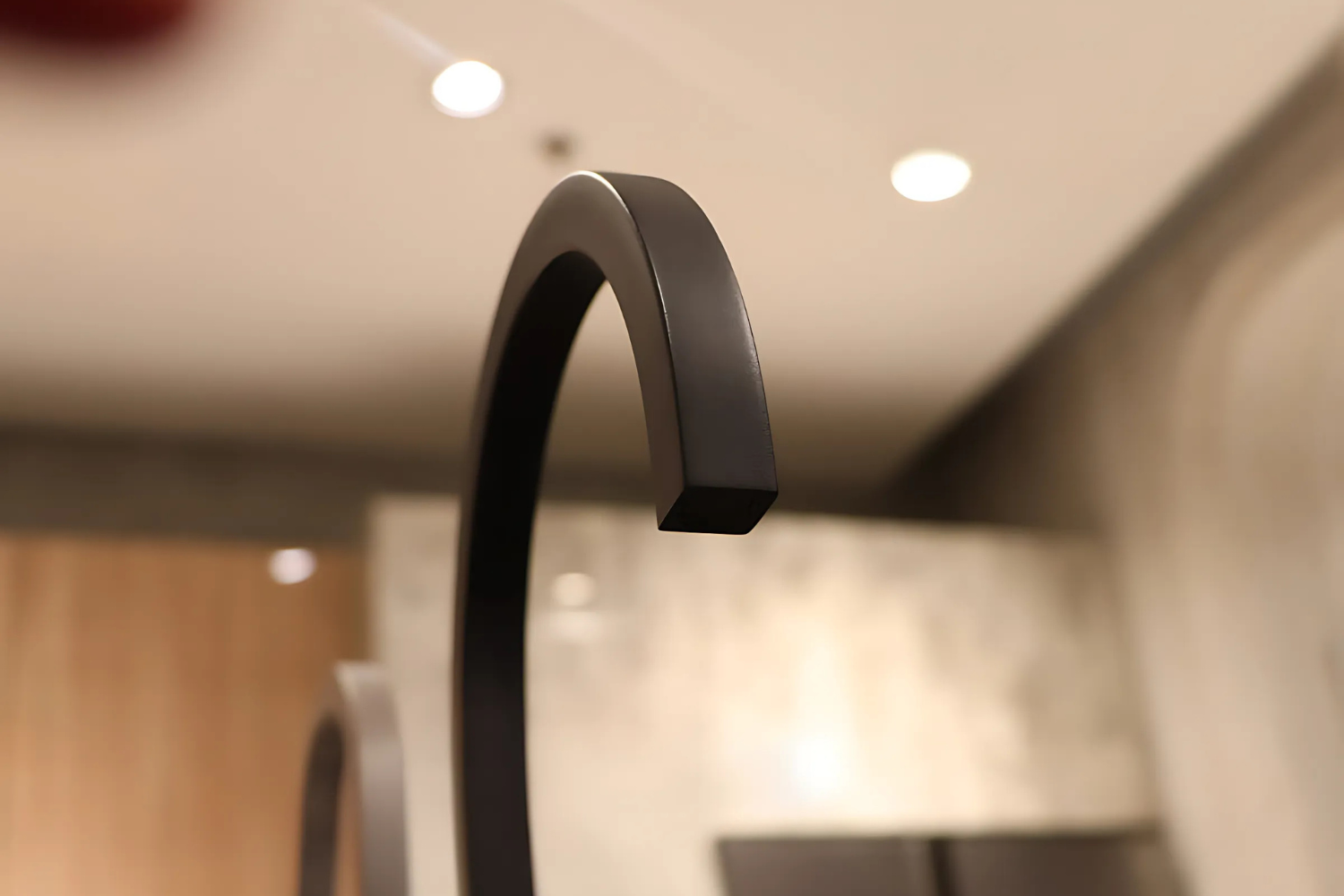 Vòi Rửa Bát Nóng Lạnh Malloca MF-040 | Đồng Thau Sơn Giả Đá, Màu Đen