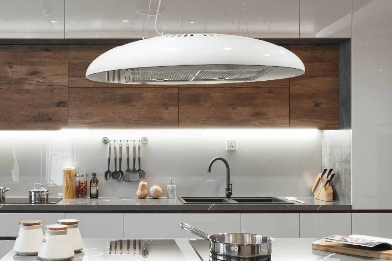 Máy hút mùi đảo Malloca ECLIPSE-K600