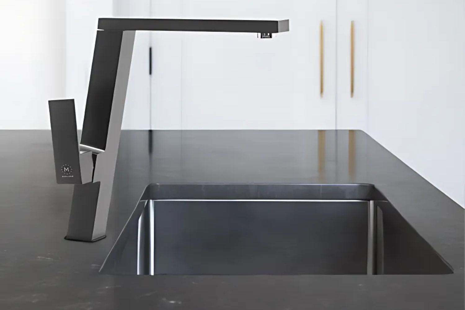 Vòi Rửa Bát Nóng Lạnh Malloca K131GR | Đồng Thau Sơn Giả Đá, Màu Xám