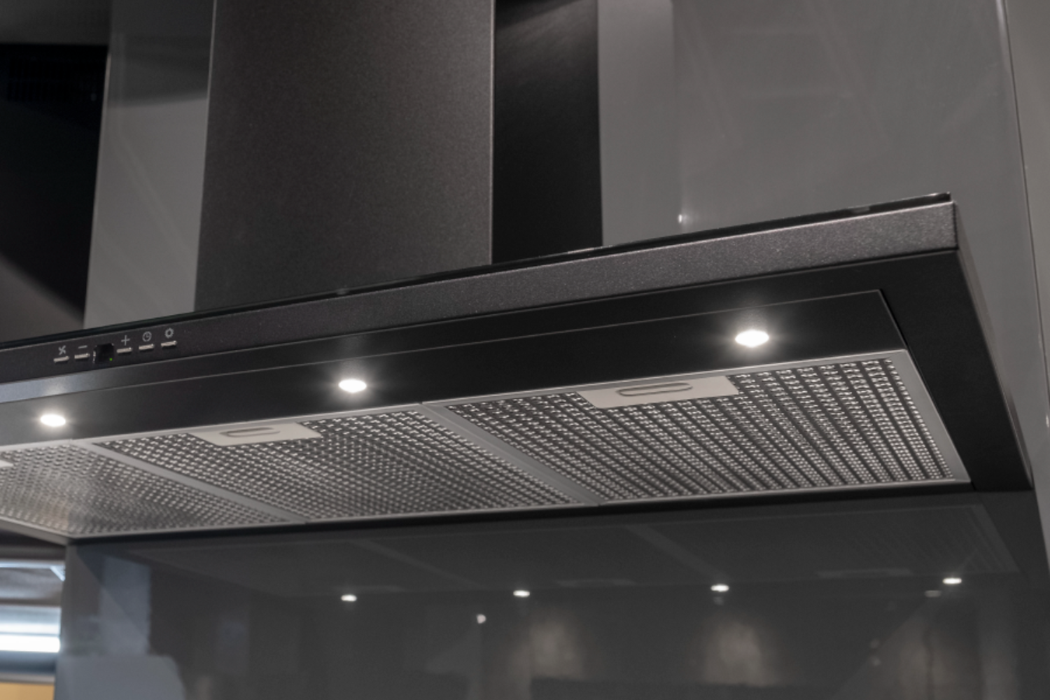 Máy hút mùi áp tường Malloca SLIM K1522