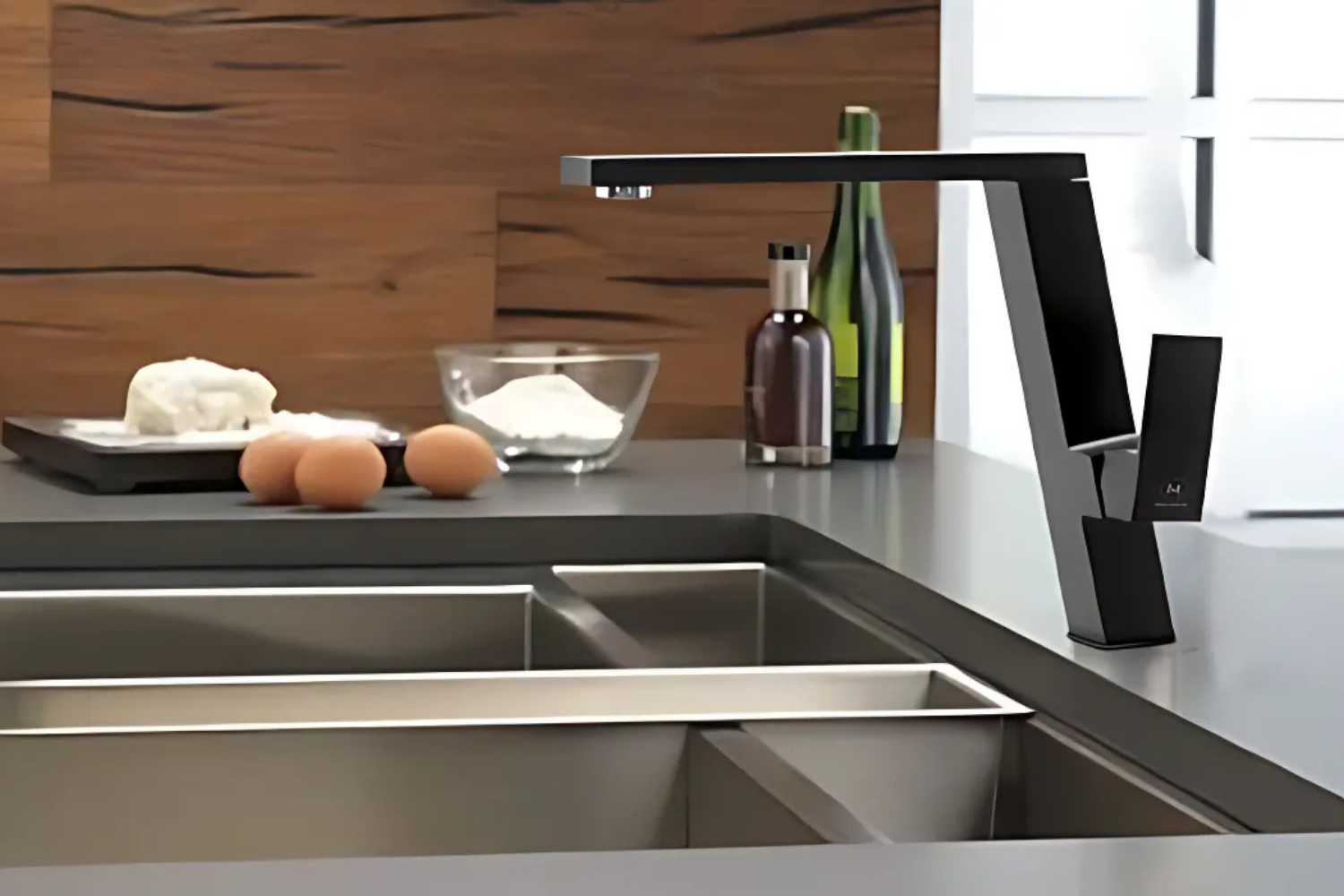 Vòi Rửa Bát Nóng Lạnh Malloca K131GR | Đồng Thau Sơn Giả Đá, Màu Xám