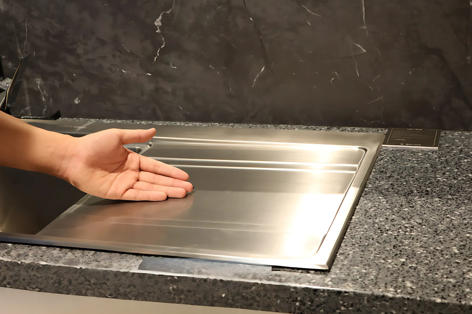 Máy Rửa Chén 2 Hố Inox 304 Malloca MS 7818