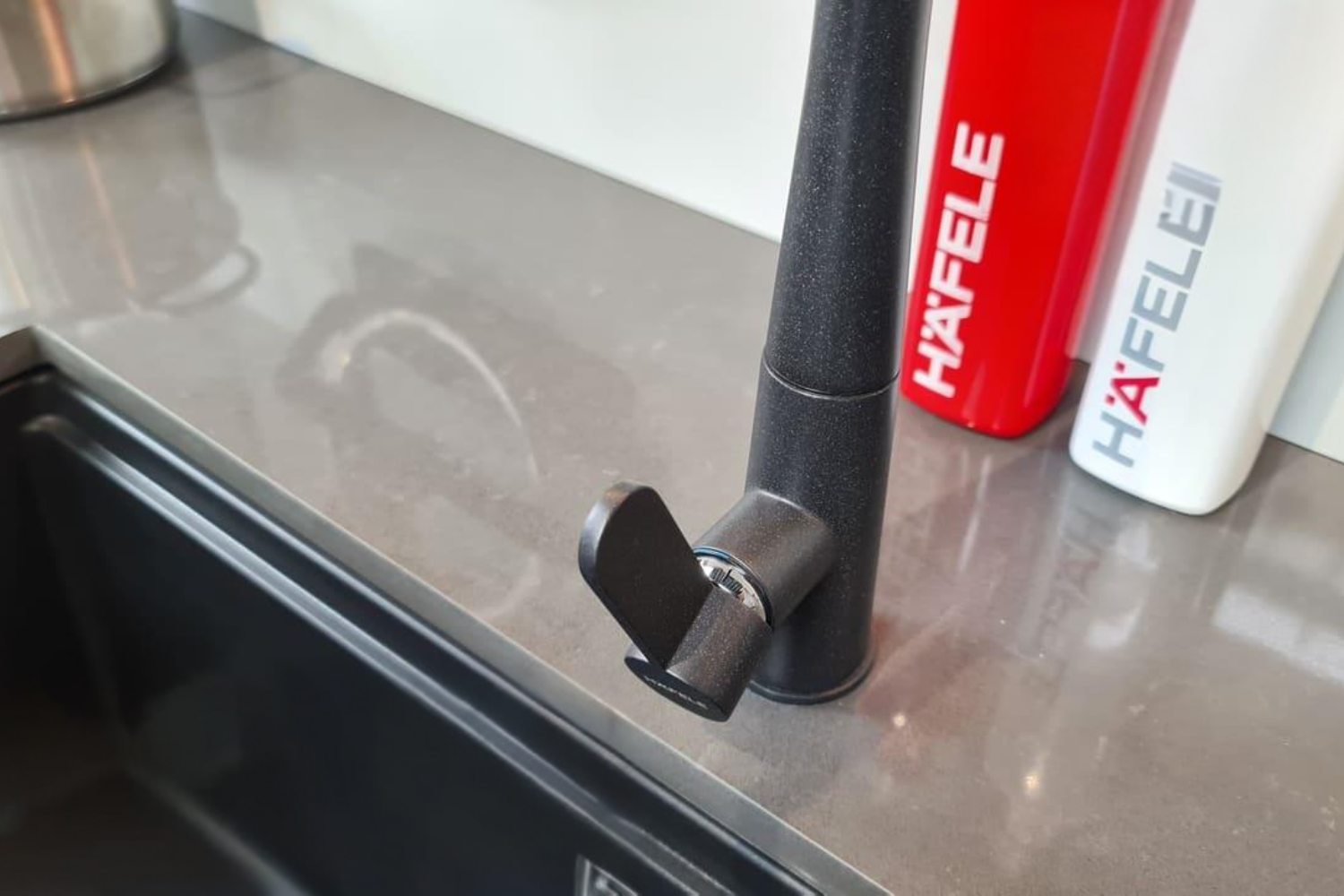 Vòi Rửa Bát Nóng Lạnh Dây Rút Hafele HT20-GH1P259 (570.82.300) | Đồng Thau Sơn Giả Đá, Màu Đen