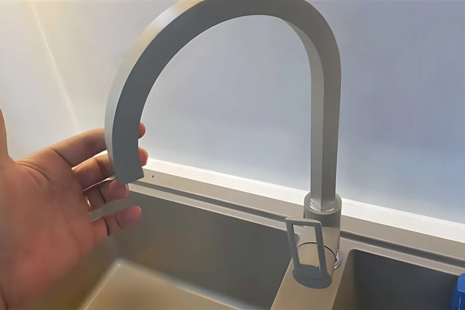 Vòi Rửa Bát Nóng Lạnh Malloca MF-043 | Đồng Thau Sơn Giả Đá, Màu Đất