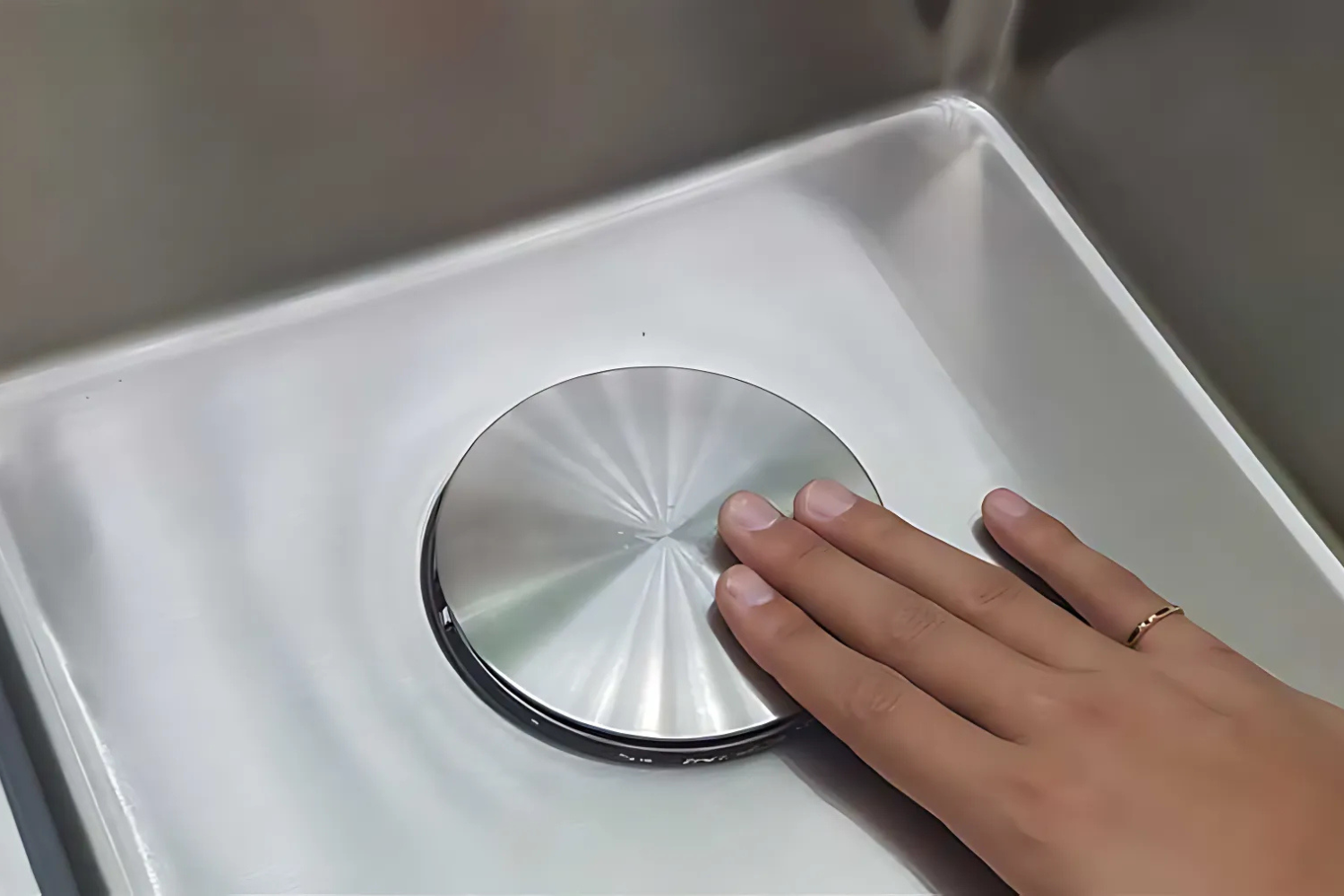 Chậu Rửa Bát 2 Hố Inox 304 Malloca MS 6081