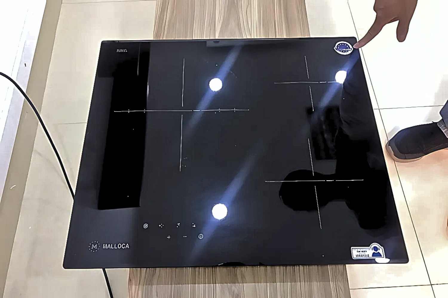 Bếp hồng ngoại Malloca MR 593