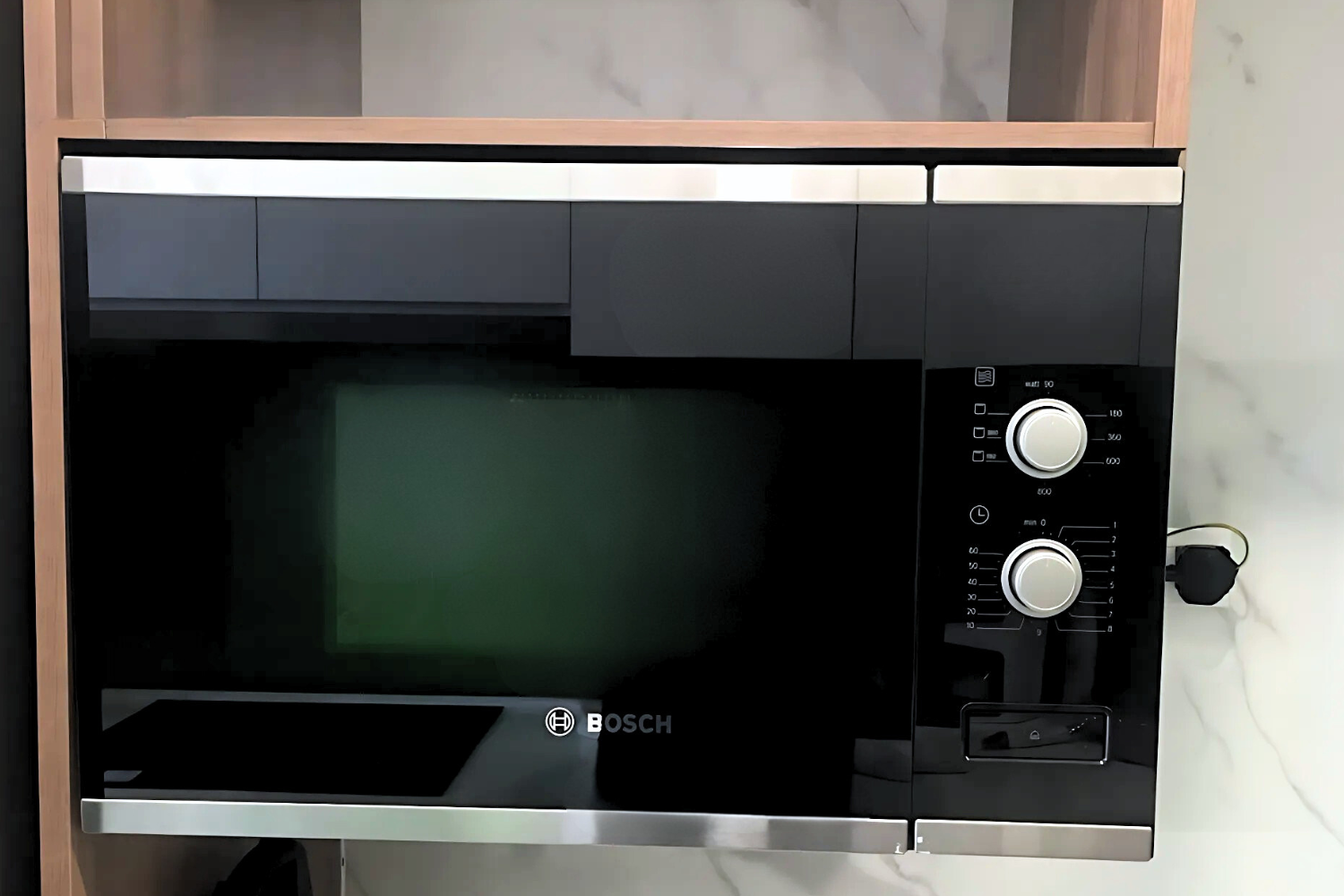 Lò Vi Sóng Có Nướng Bosch BEL520MS0K Series 4 | Dung Tích 20L Lắp Âm