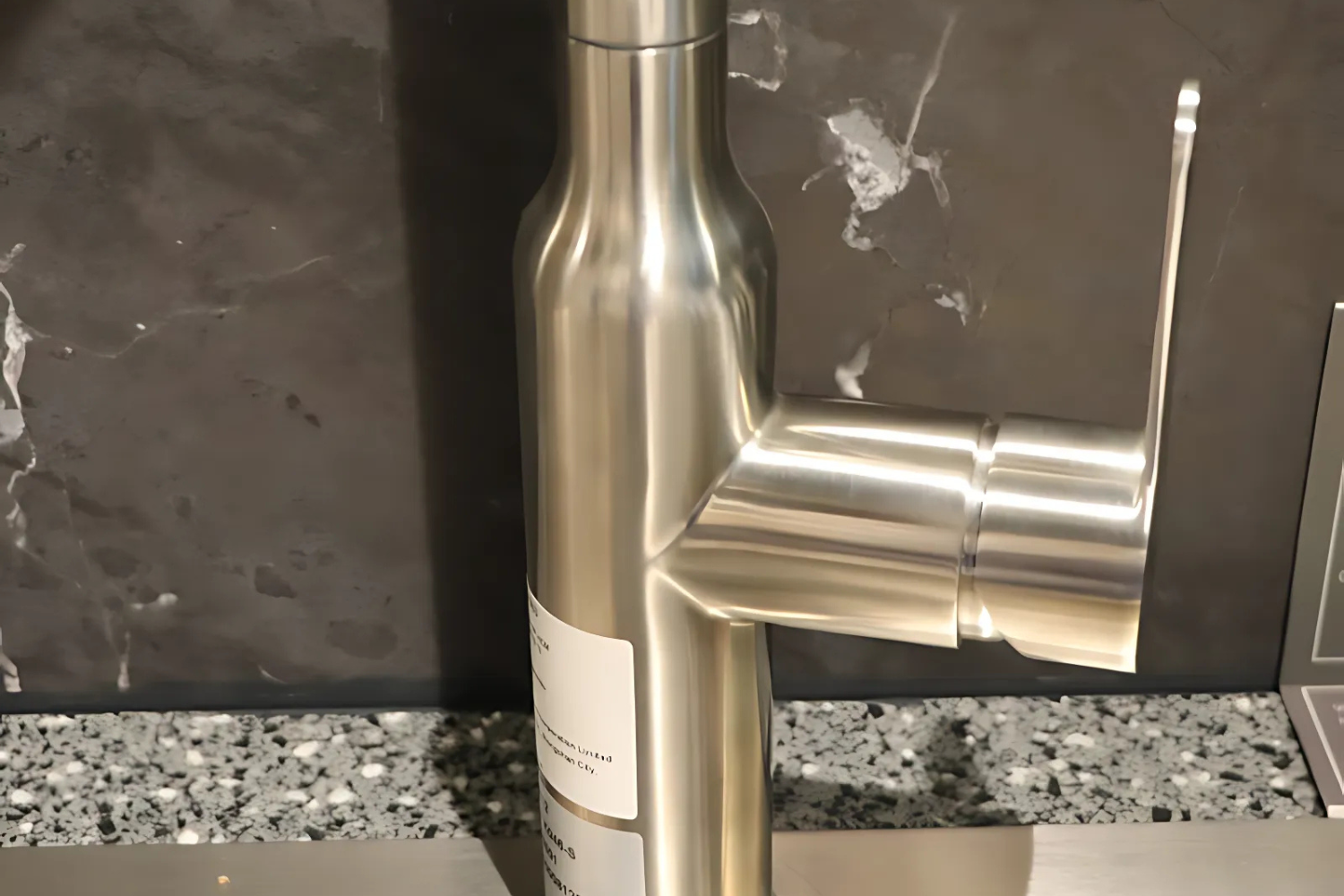 Vòi Rửa Bát Nóng Lạnh Dây Rút Malloca K046-SS | Inox 304