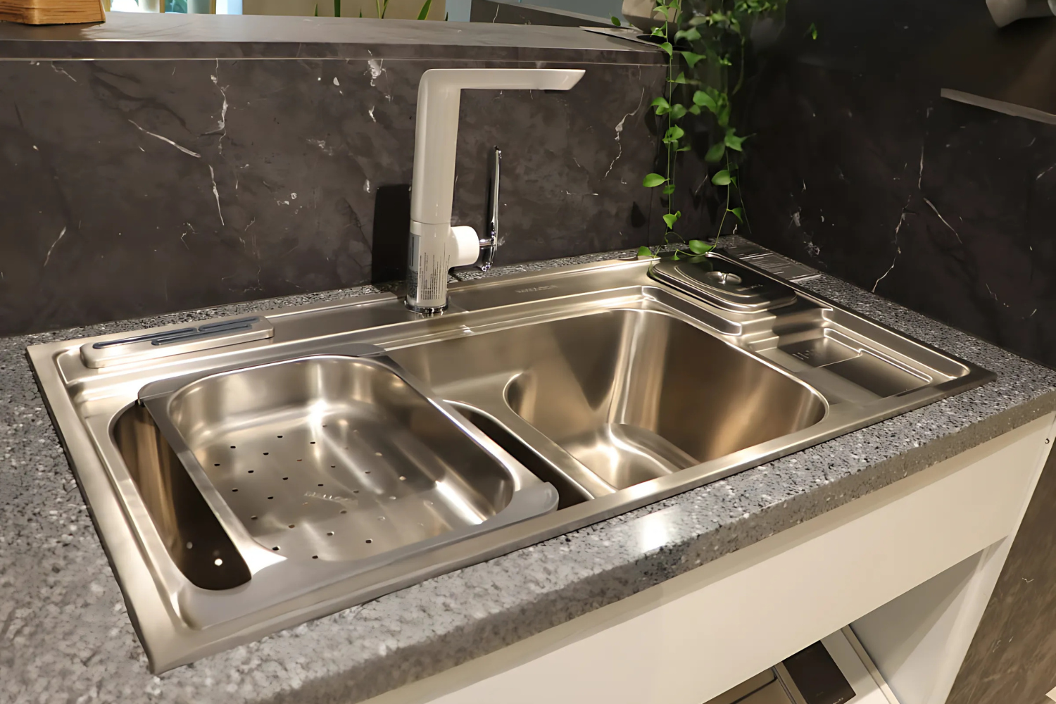 Máy Rửa Bát 2 Hố Inox 304 Malloca MS 8809 N