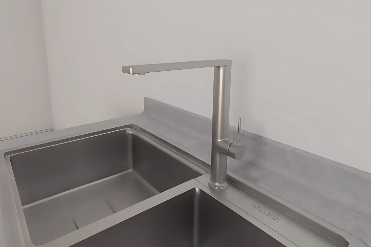 Vòi Rửa Bát Nóng Lạnh Malloca K061-SS | Inox 304