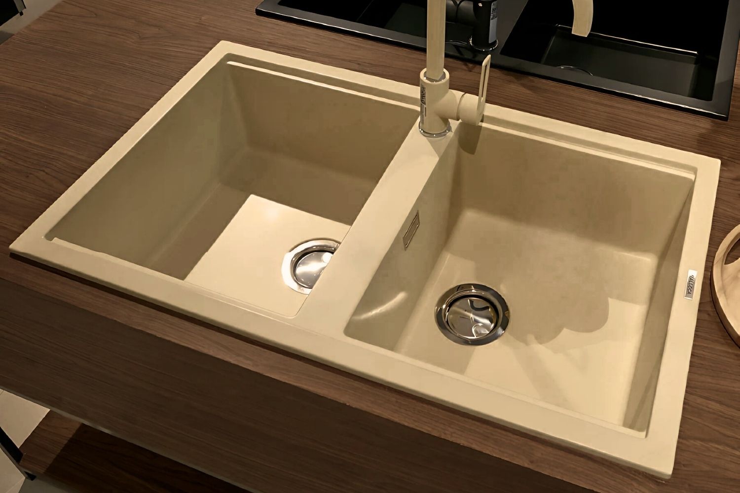 Chậu Rửa Bát 2 Hố Bằng Đá Granite Malloca TORTORA K-45043 | Màu Đất