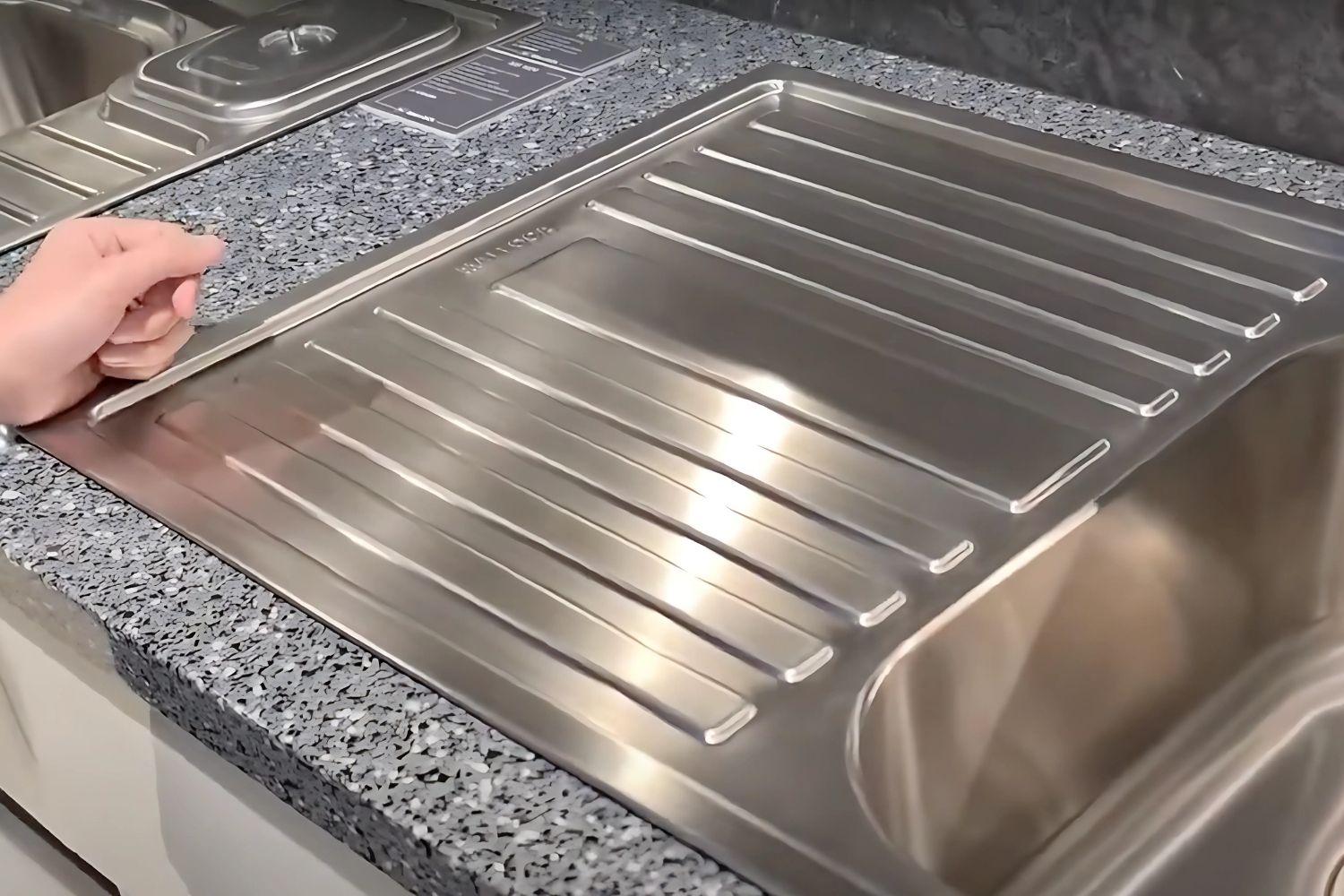 Chậu Rửa Bát 2 Hố Inox 304 Malloca MS 1025L NEW